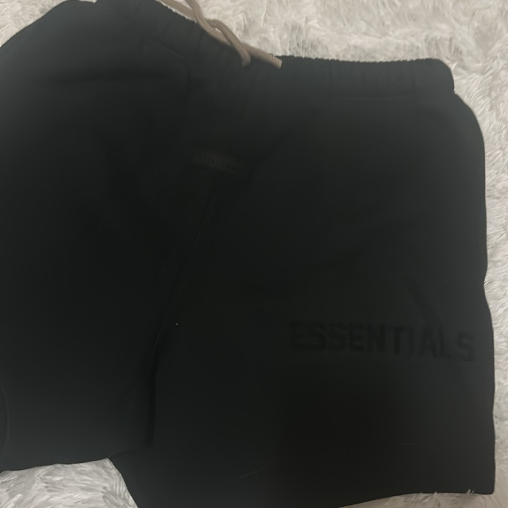 Essentials - Picture 4 of 4